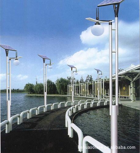 厂家直销太阳能led路灯 寿命长 免维护